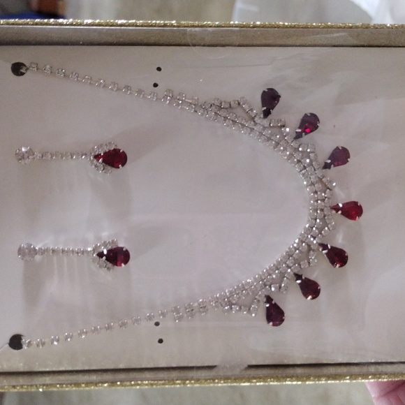 Jessica McClintock Ruby Red‎ and Clear Crystal Necklace & Earrings Set - Picture 5 of 7